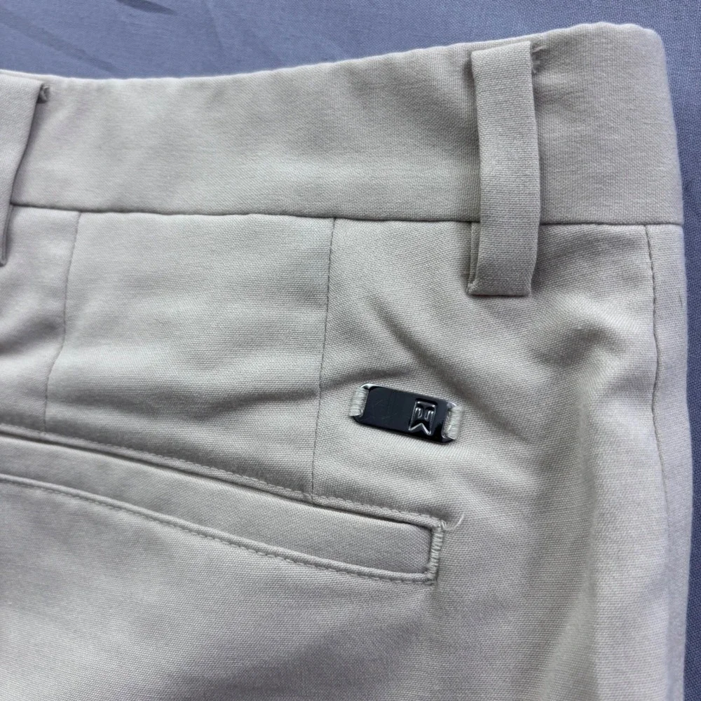 Tiger Woods Collection Nike Mens Golf Shorts Tan Khaki Stretch Size 35 FlatFront